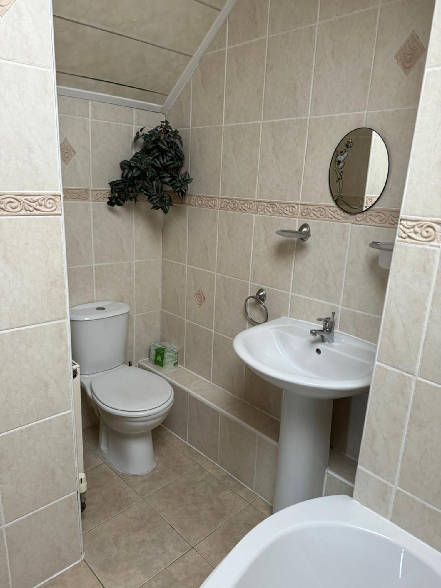 Linden Ave Bungalow Thornton  Экстерьер фото