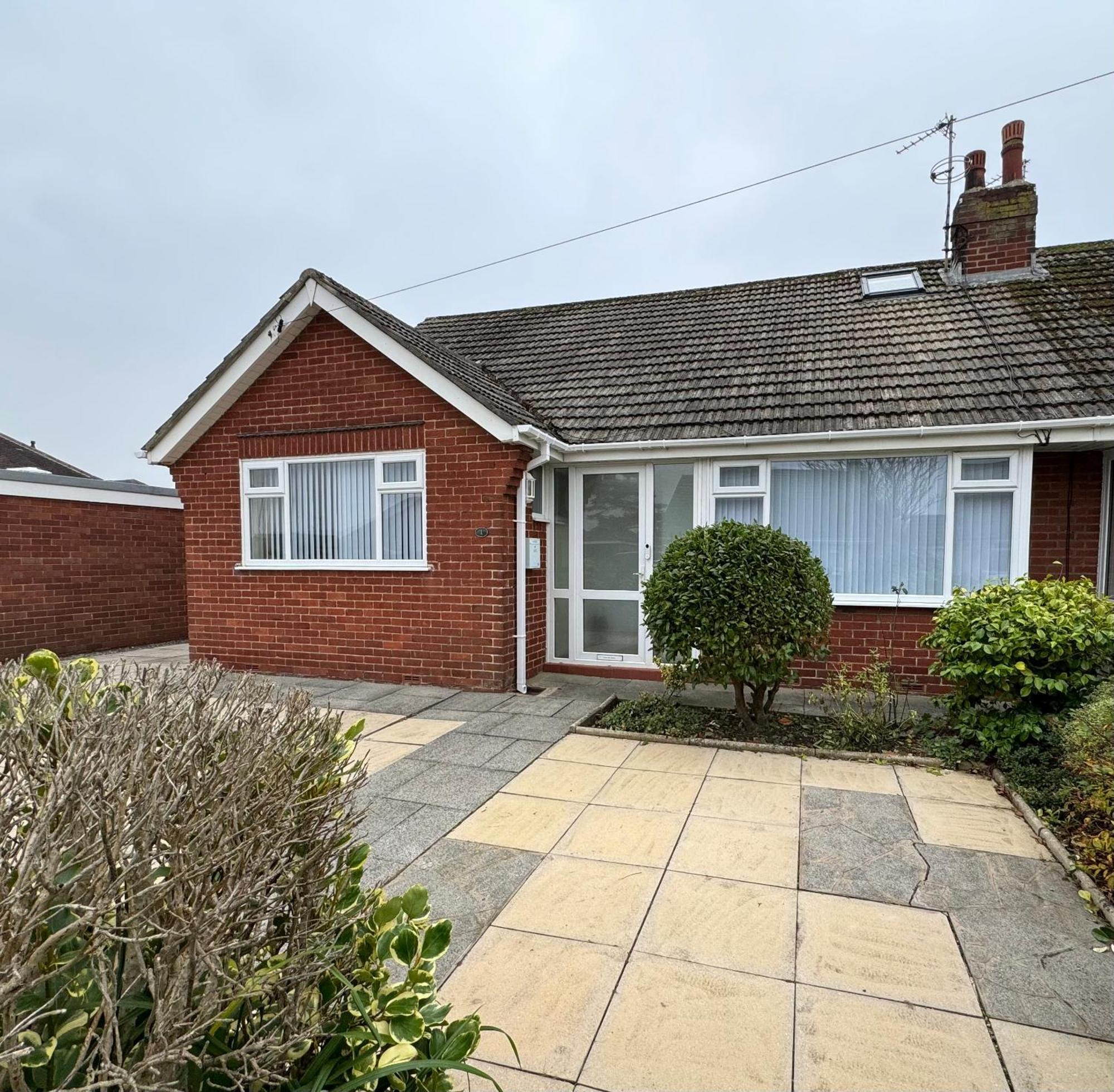 Linden Ave Bungalow Thornton  Экстерьер фото